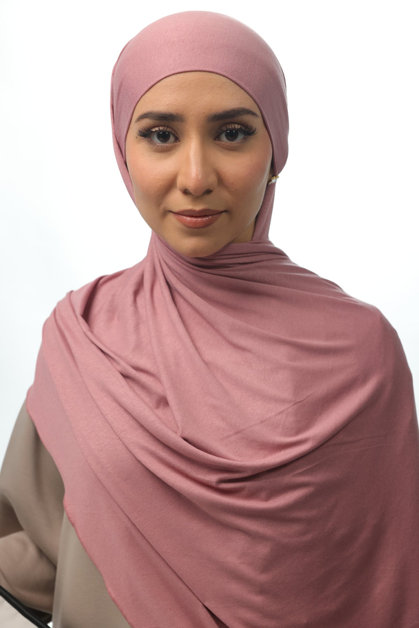 Hijab with integrated undercup