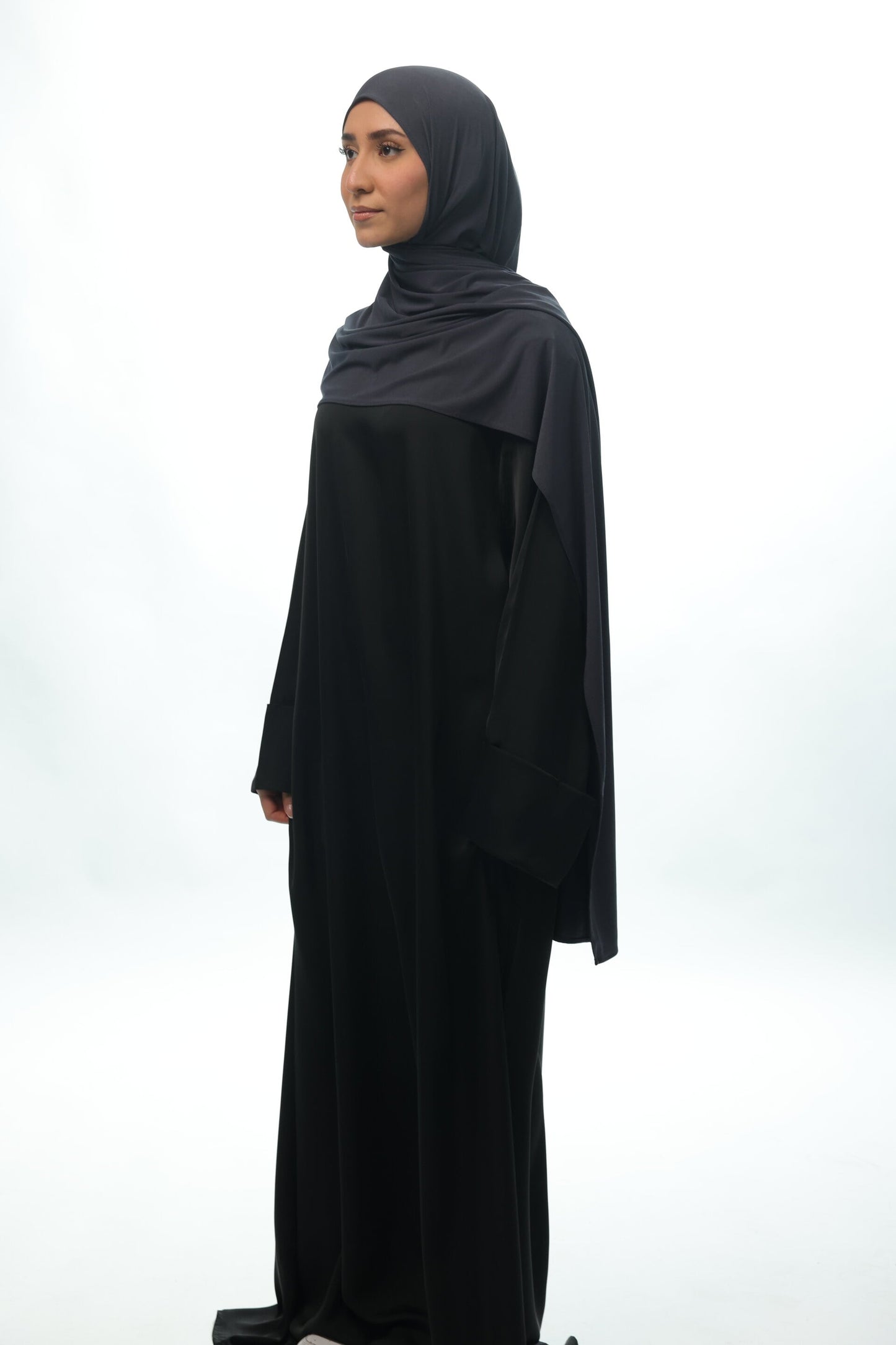 Abaya Amira